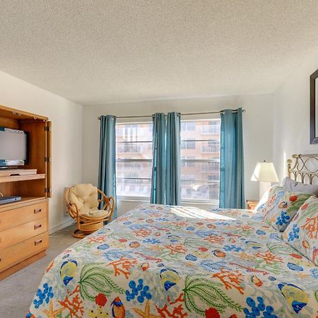 Central Cocoa Beach Condo With View, Steps To Beach! 外观 照片