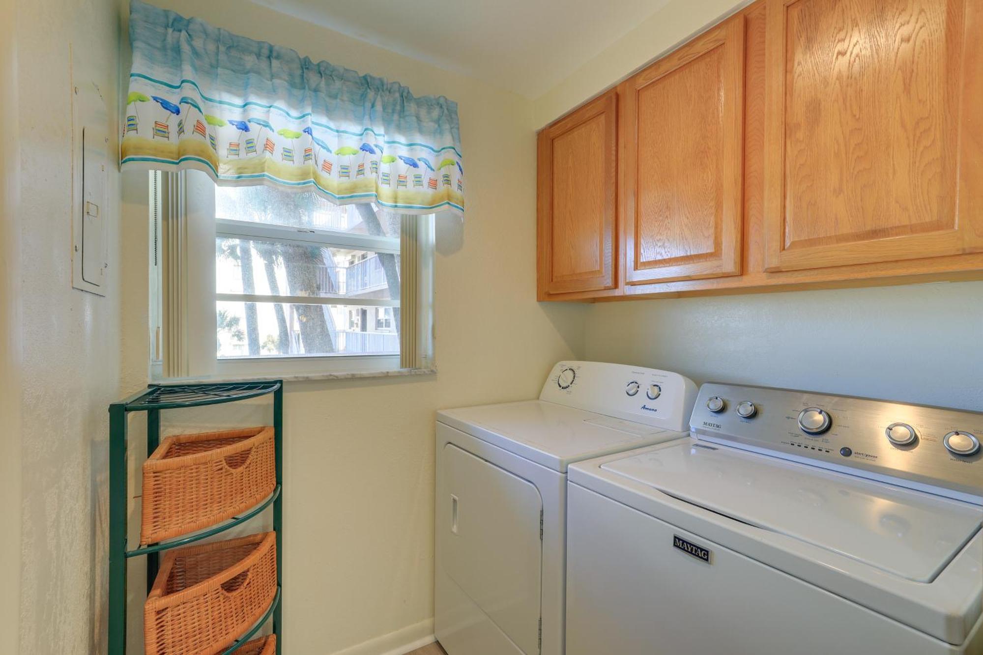 Central Cocoa Beach Condo With View, Steps To Beach! 外观 照片