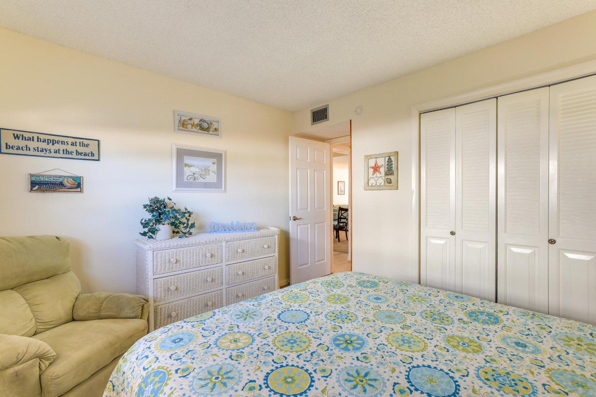 Central Cocoa Beach Condo With View, Steps To Beach! 外观 照片