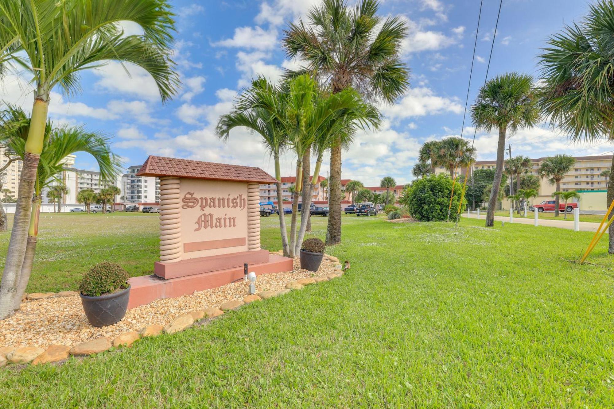 Central Cocoa Beach Condo With View, Steps To Beach! 外观 照片
