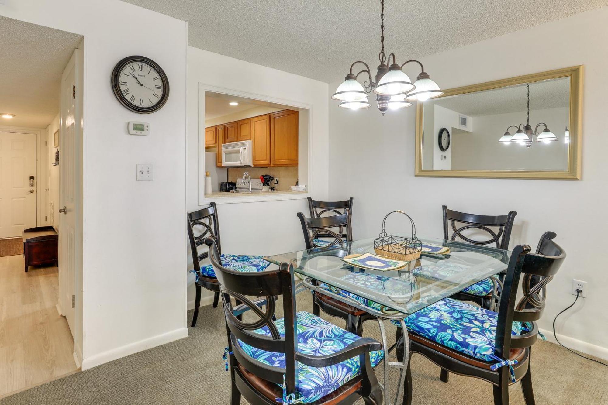 Central Cocoa Beach Condo With View, Steps To Beach! 外观 照片