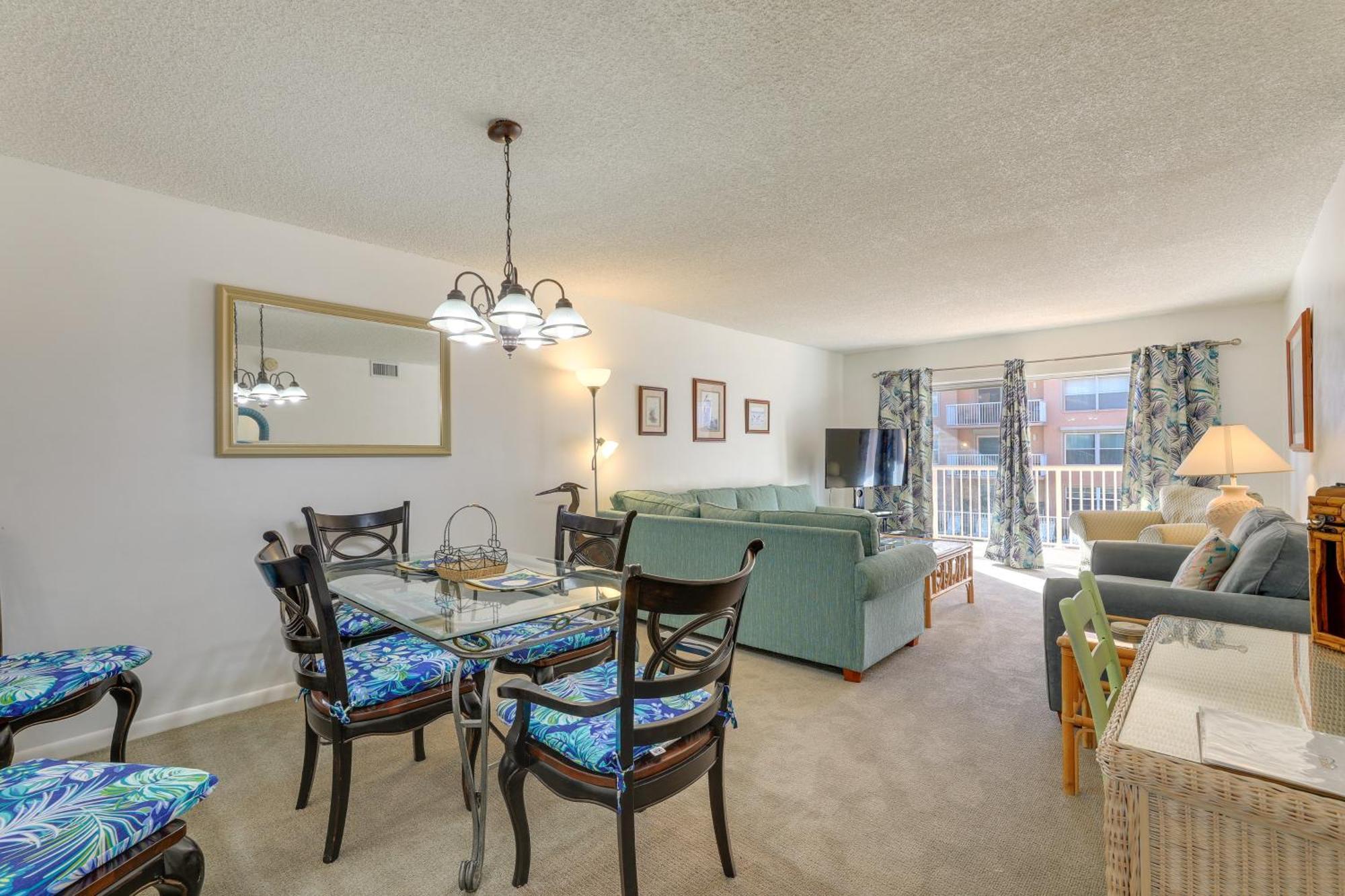 Central Cocoa Beach Condo With View, Steps To Beach! 外观 照片