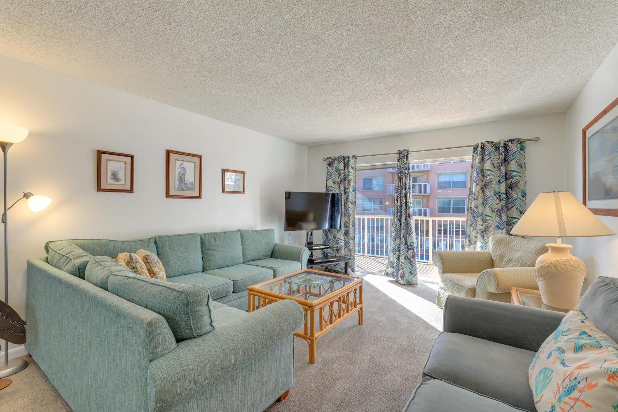Central Cocoa Beach Condo With View, Steps To Beach! 外观 照片