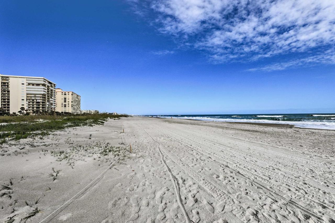 Central Cocoa Beach Condo With View, Steps To Beach! 外观 照片